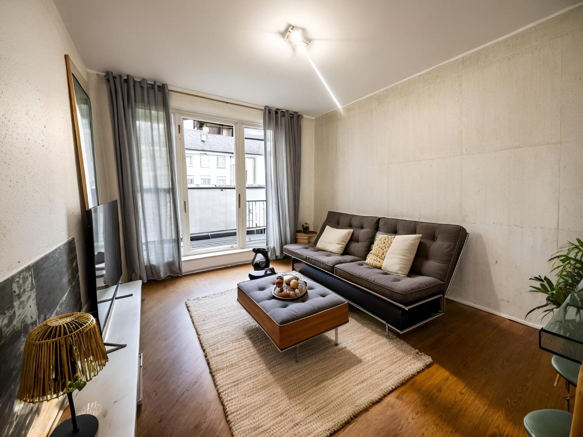 Stbg Bel Appartement Avec Balcon ストラスブール エクステリア 写真